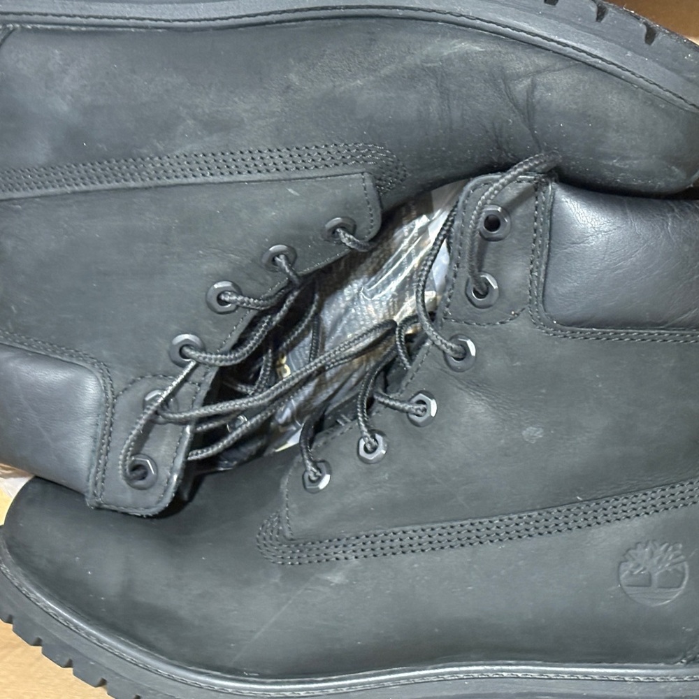 Timberland Black Rugged Boots with Padded Collar